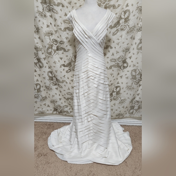 Tadashi shoji wedding dress sz 8/10